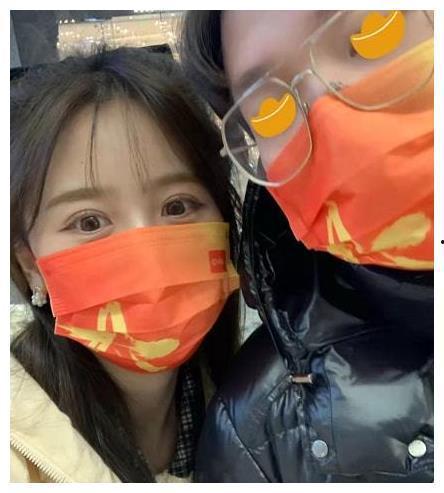 抖音网红一栗小莎子吃瓜,揭秘网红幕后故事